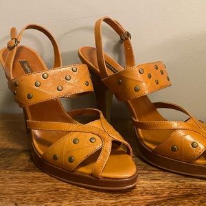 NIB Chinese Laundry SUZANA Tan Leather w/Accents